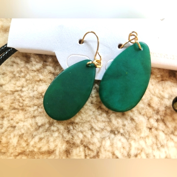 Green, Olive and Goldtone Statement Necklace with Earrings Set - Picture 3 of 15